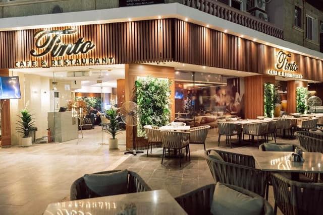 Tinto Cafe & Restaurant