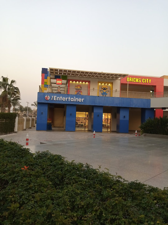 Entertainer shop