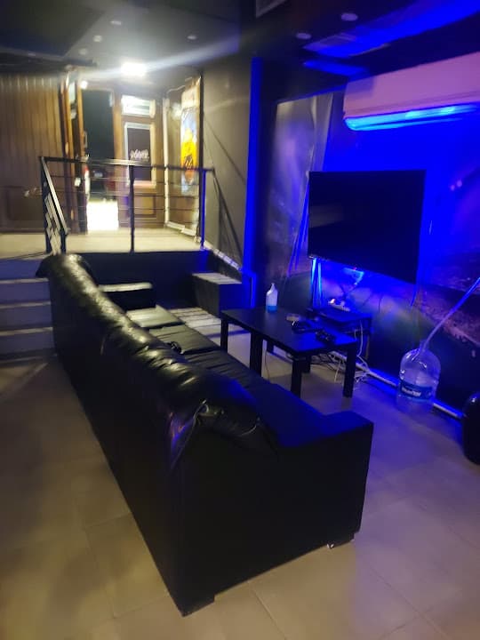 La Grotta PlayStation Lounge