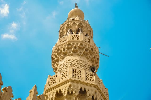 مدرسة و مسجد القاضي ابو بكر مزهر