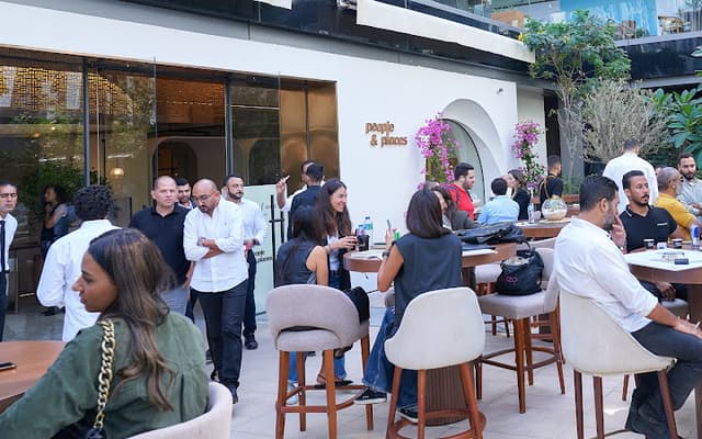 People & Places - Park St. Showroom - بيبول & بليسيس