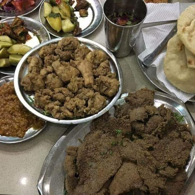 مطعم ايام زمان كبده ومخ وفيليه وجمبرى