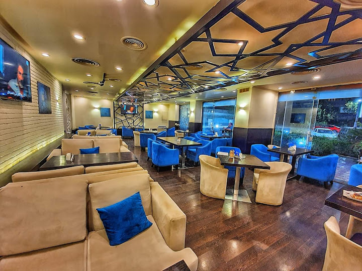 Le Ciel Restaurant & Cafe
