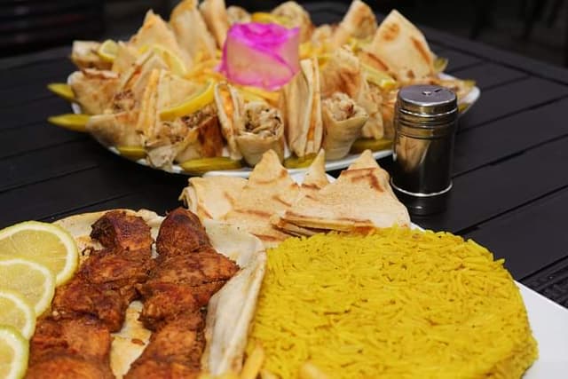 مطعم عتيق الشام