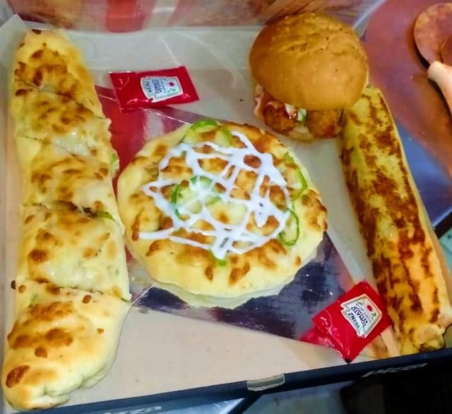 مطعم جريمة أكل