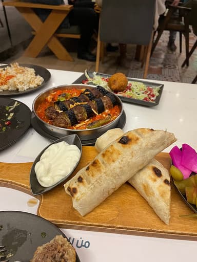 Abou al Zouz Restaurant - مطعم ابو الزوز