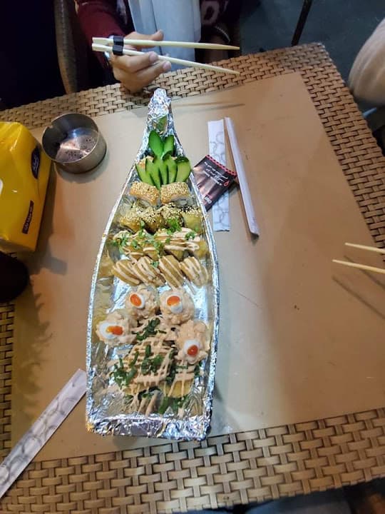 Sushi gate
