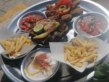 مطعم فول وفلافل سلسبيل