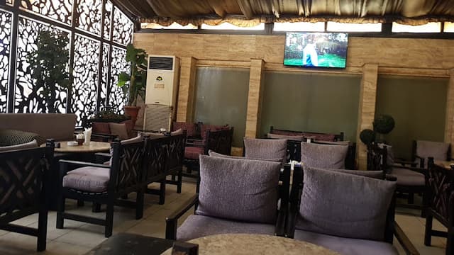 Elhesn cafe and restaurant