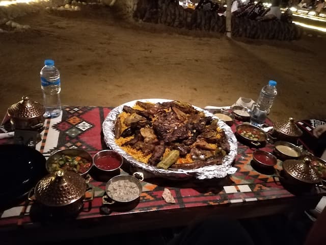 قريه غزال الريم للمأكولات البدوية الشيخ زايد