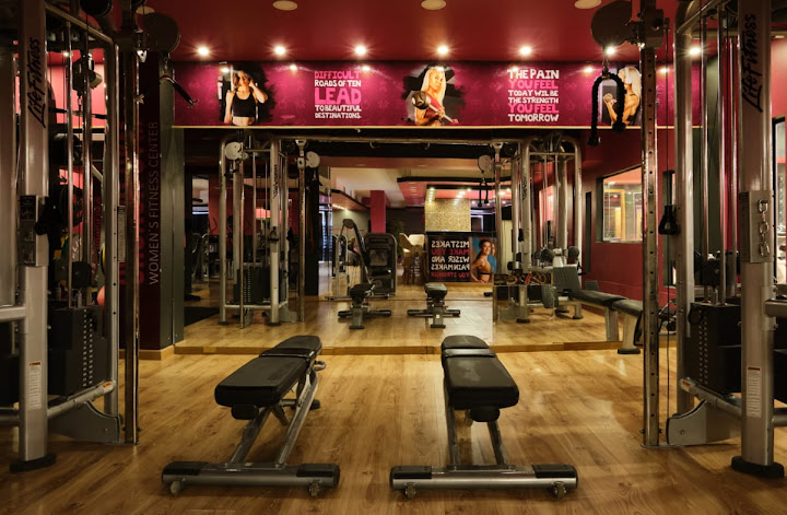 Crunch Gym (Women's Fitness Center)