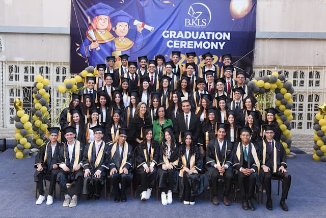 مدرسة بي كرنك (لغات-أمريكى) B.karnak school(National-American)