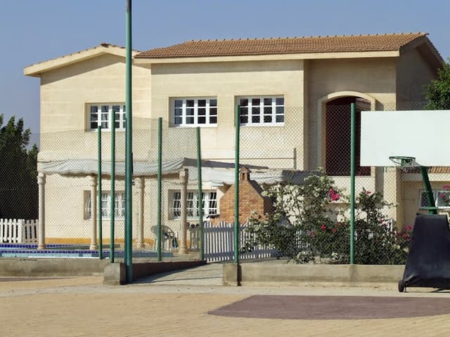 Bardy Language School