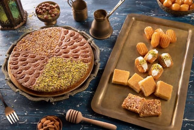 Luxer pastries & cakes لوكسير الوراق