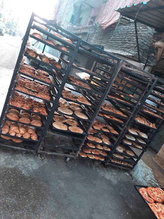 مخبز و حلوانى فرح