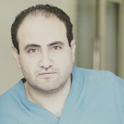 دكتور أحمد صلاح - طبيب جراحات تجميل