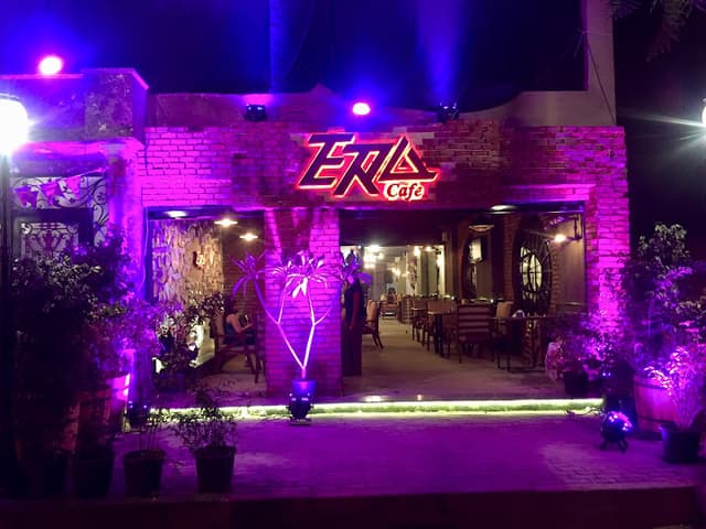 ERA Cafe & Lounge