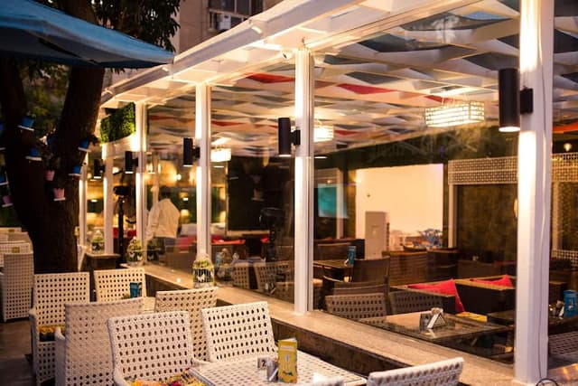 P8 Lounge