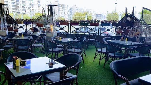 Fantasy Cafe & Restaurant