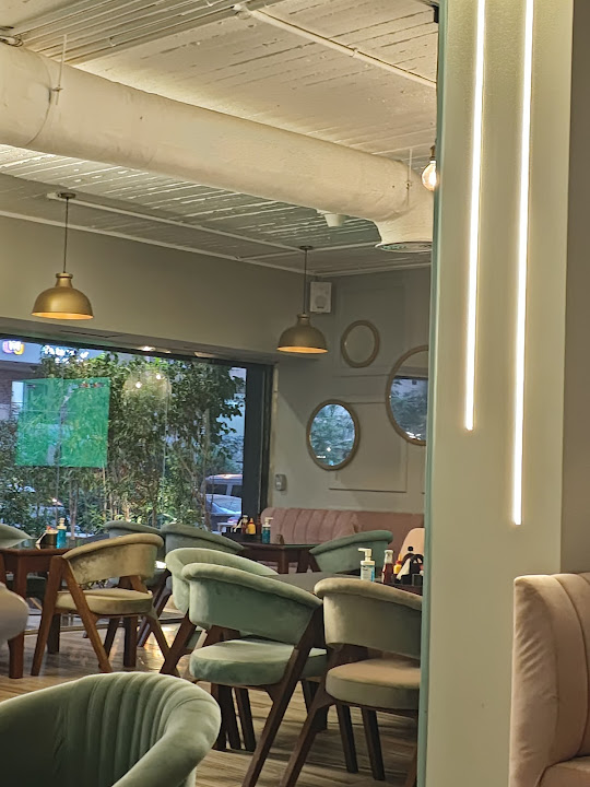 VOLGA Cafe & Restaurant_Zahraa ElMaadi
