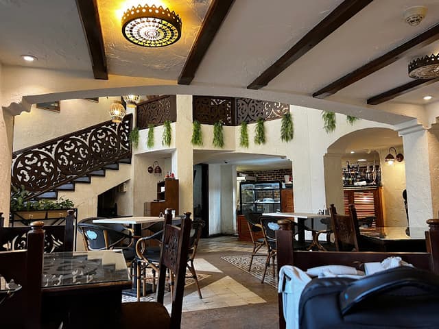 Oldish ( Restaurant & Cafe )