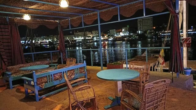 Awi Restaurant & Cafe