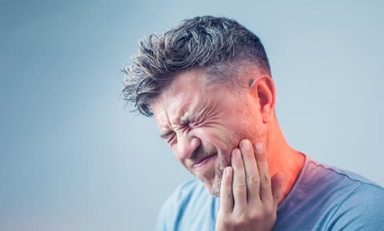 عيادة د. محمد عماد لطب وجراحة الفم وتجميل الأسنان