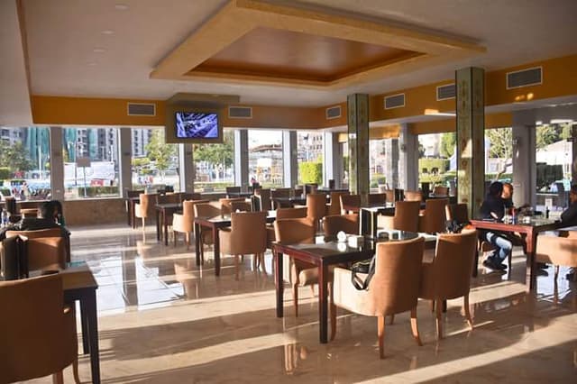 Grand Restaurant & Cafe
