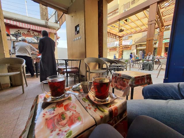 جميل (فول و طعمية)