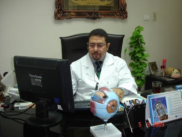 AEC مركز آسر لطب و جراحة العيون و الليزر