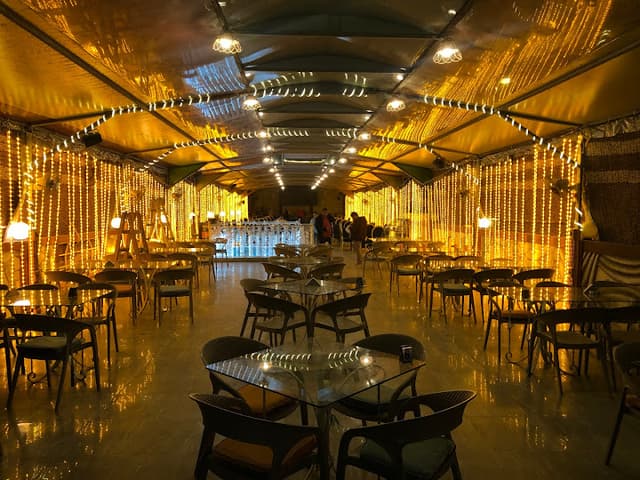 Space Roof - Restaurant - Cafe