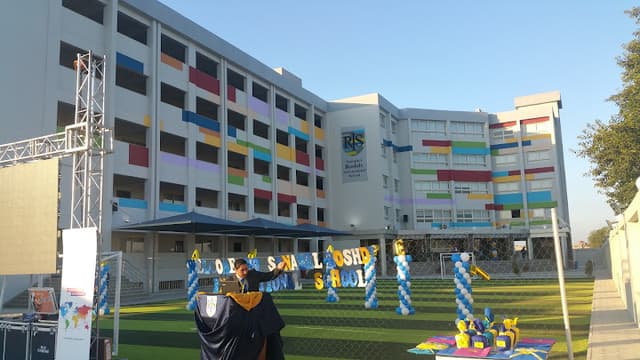 sanabel Roshdy international school