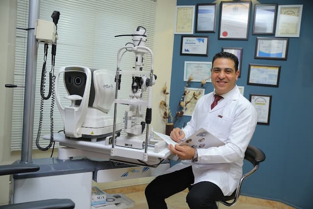 دكتور محمد عفيفى لطب وجراحة العيون
