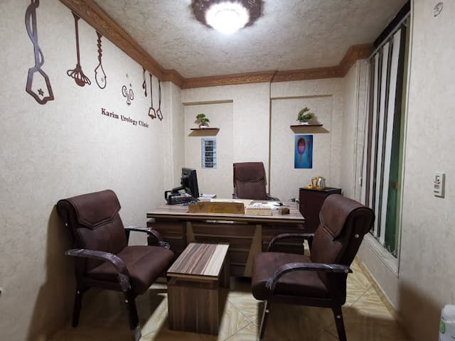 دكتور كريم سليمان استشاري جراحة المسالك البوليه