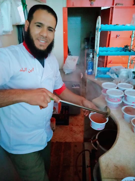 كشري وحلواني ابن البلد