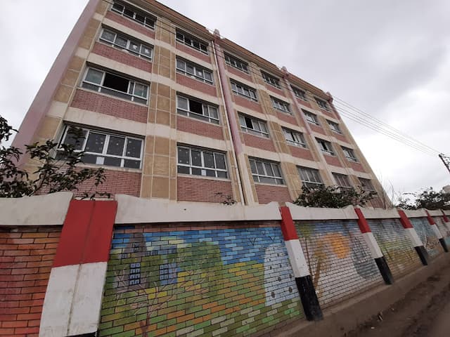 مدرسة الهدي الاعدادية بنات بالمنشأة الكبري