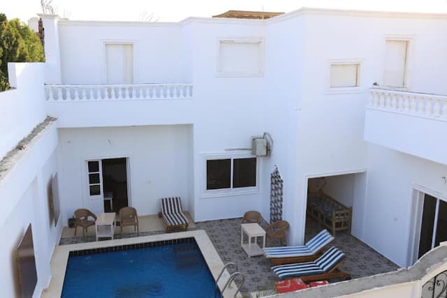 Nefertarie Guest House