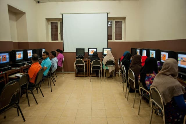 التطبيقيين القومى للتكنولوجيا والعلوم الحديثة