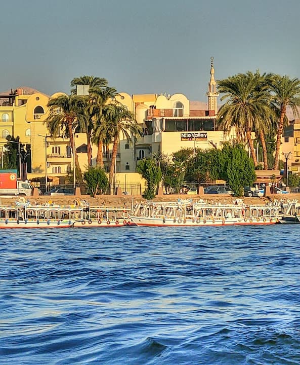 Nile Valley Hotel & Restaurant