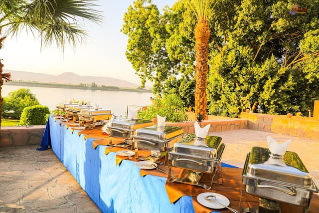 مطعم النيل السياحى - Nile Restaurant Luxor