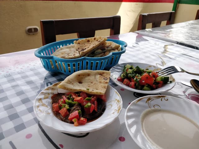 Isis Restaurant مطعم إيزيس