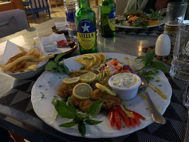 Memnon Guesthouse, Restaurant & Cafe