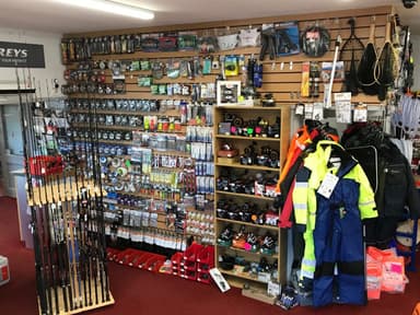 كينج فيش لأدوات ومعدات الصيد - King Fish Fishing Tackle and Supplies