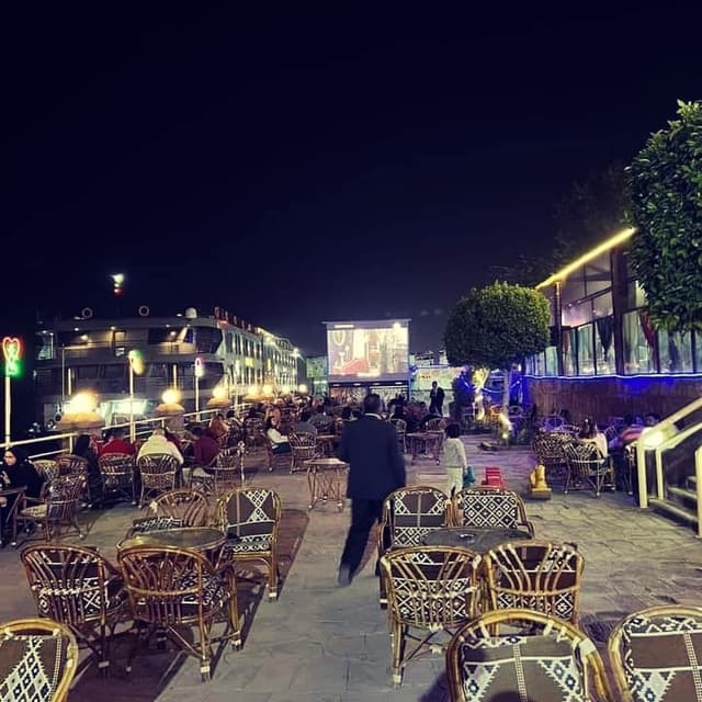 مطعم وكافية هاواي Hawaii Cafe & Restaurant