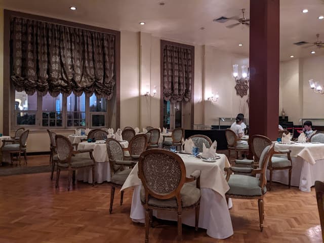 LA CORNICHE RESTAURANT
