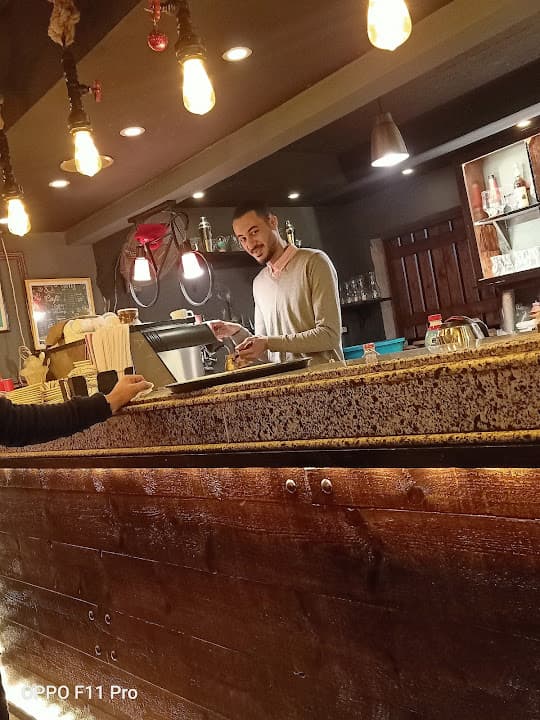 Costa pino Caffe. - كوستا بينو كافيه