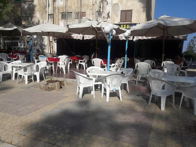 مقهى الليل وآخره