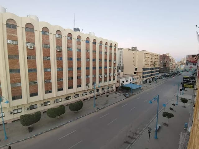 عيادة د /أحمد فتحى حسن لطب وجراحة الفم والأسنان dental laser clinic