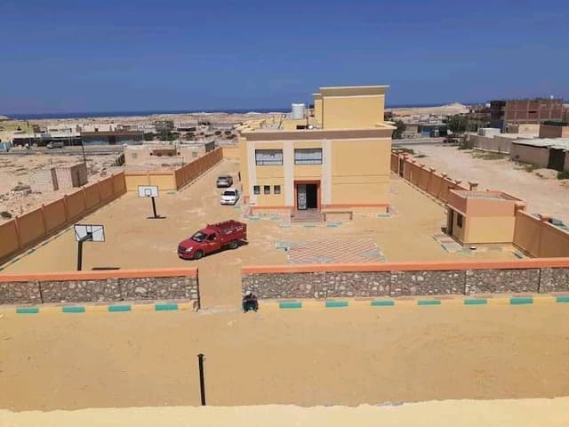 مدرسة ابن سينا الرسمية المتميزة للغات