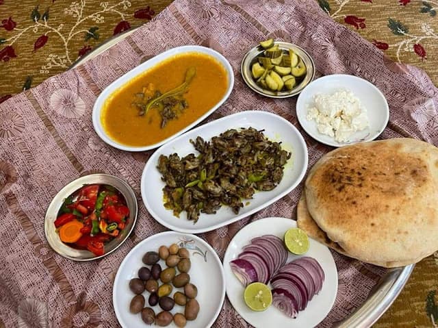 مطعم عيسى العروي للمأكولات البدوية